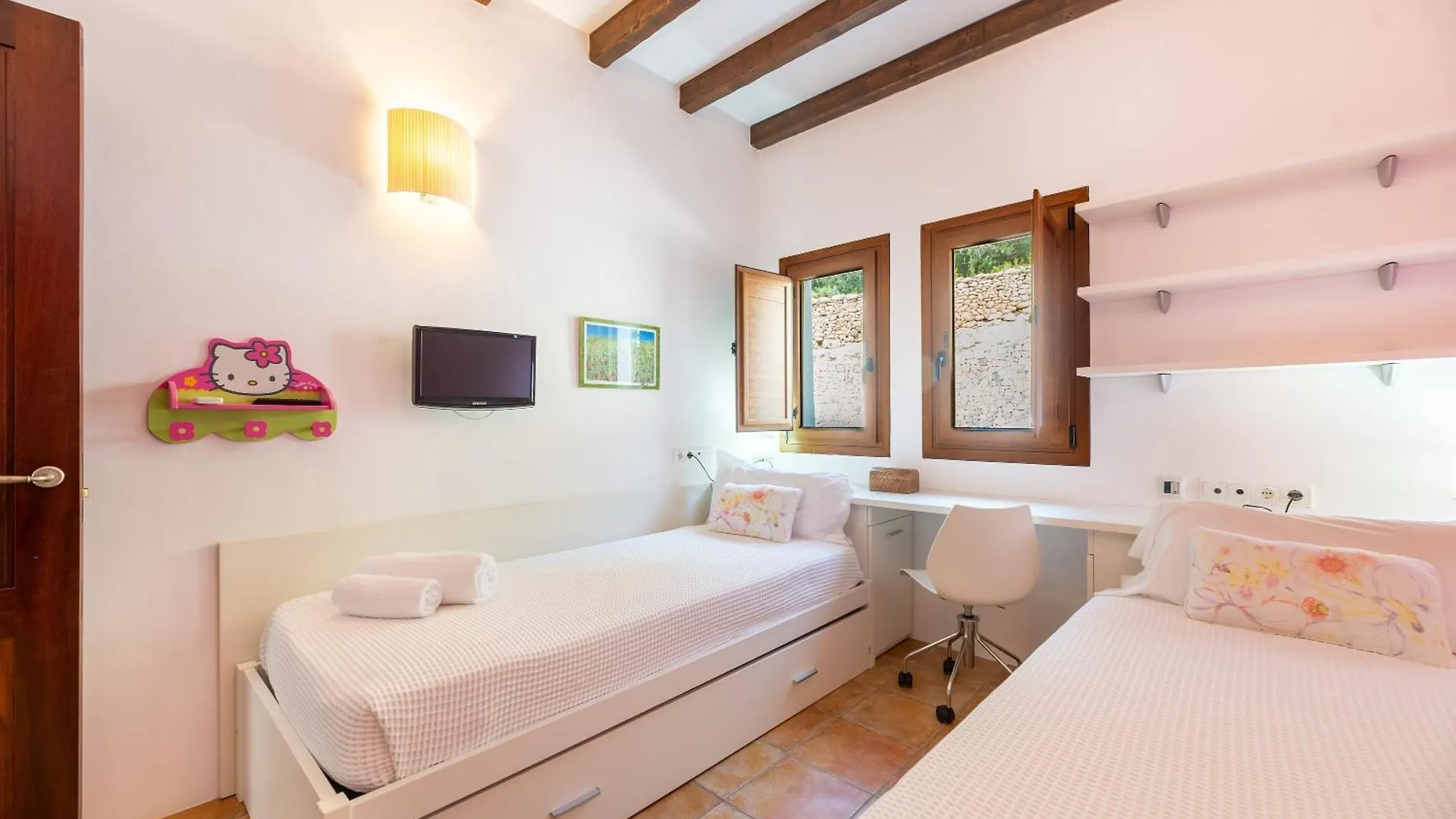 Llosas De Dalt Sant Carles de Peralta Villa